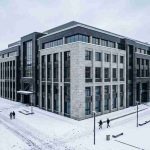 Морозостойкий гранит на фасаде и площади в суровых зимних условиях